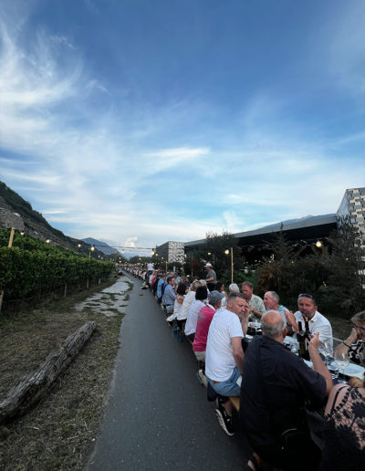 Tavolata dans les vignes