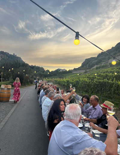 Tavolata dans les vignes